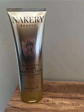 Nakery Beauty Diamond Glow Blur Perfector